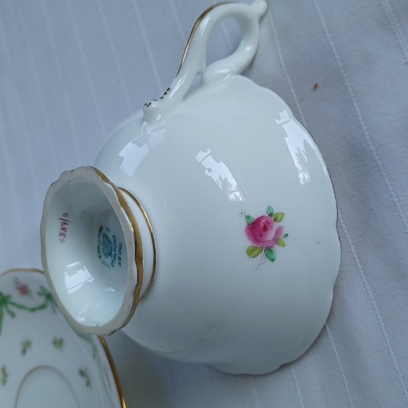 Coalport Vintage Made in England "Ribbons and Roses" Teacups & Saucers - Picture 10 of 13